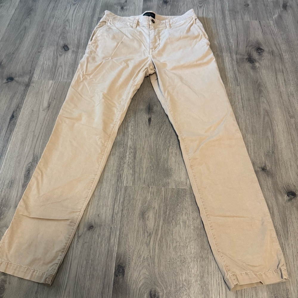 American Eagle Men’s Next Level Flex 32x32 Light Weight Light Wash Khaki Pants